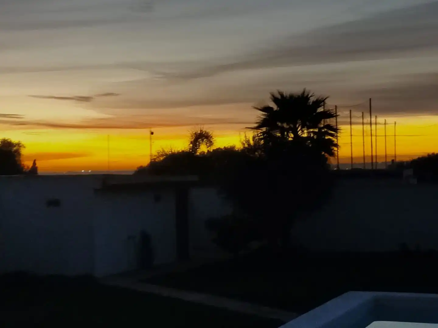 Vista exterior de Casa o xalet en venda en Chiclana de la Frontera amb Aire condicionat i Piscina