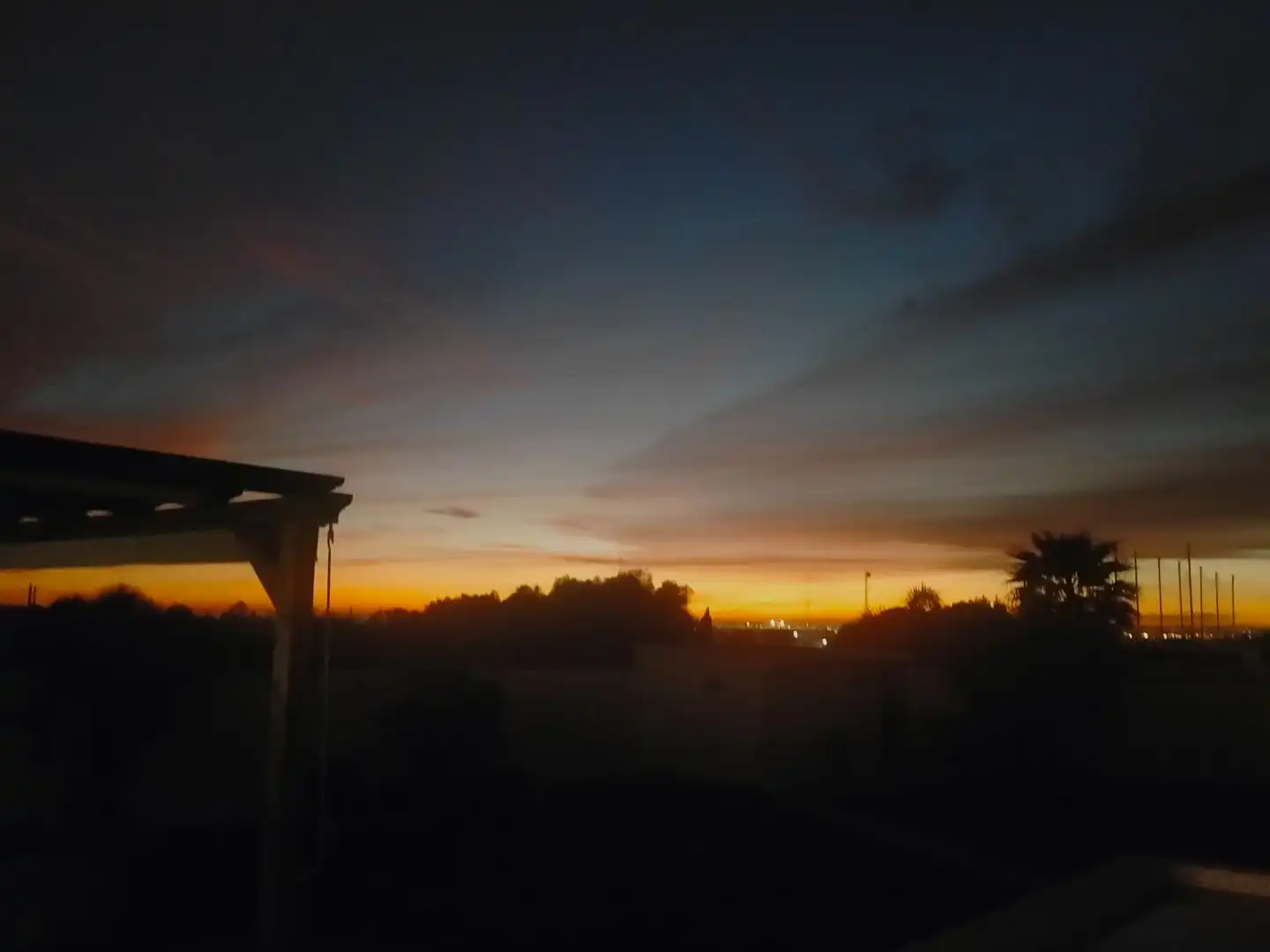 Vista exterior de Casa o xalet en venda en Chiclana de la Frontera amb Aire condicionat i Piscina