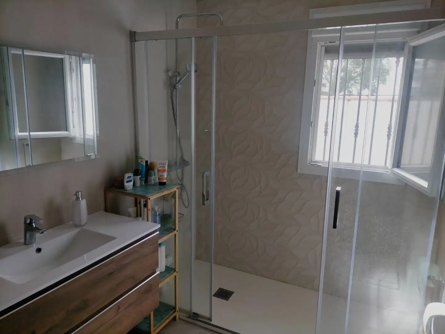 Bany de Casa o xalet en venda en Chiclana de la Frontera amb Aire condicionat i Piscina