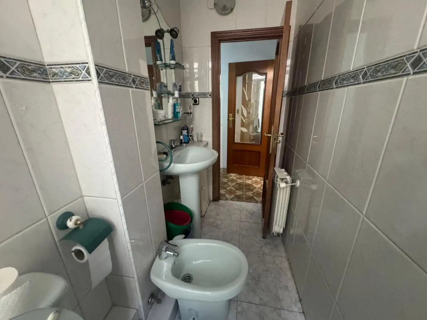 Bathroom of Flat for sale in Madrid  with Air Conditioner
