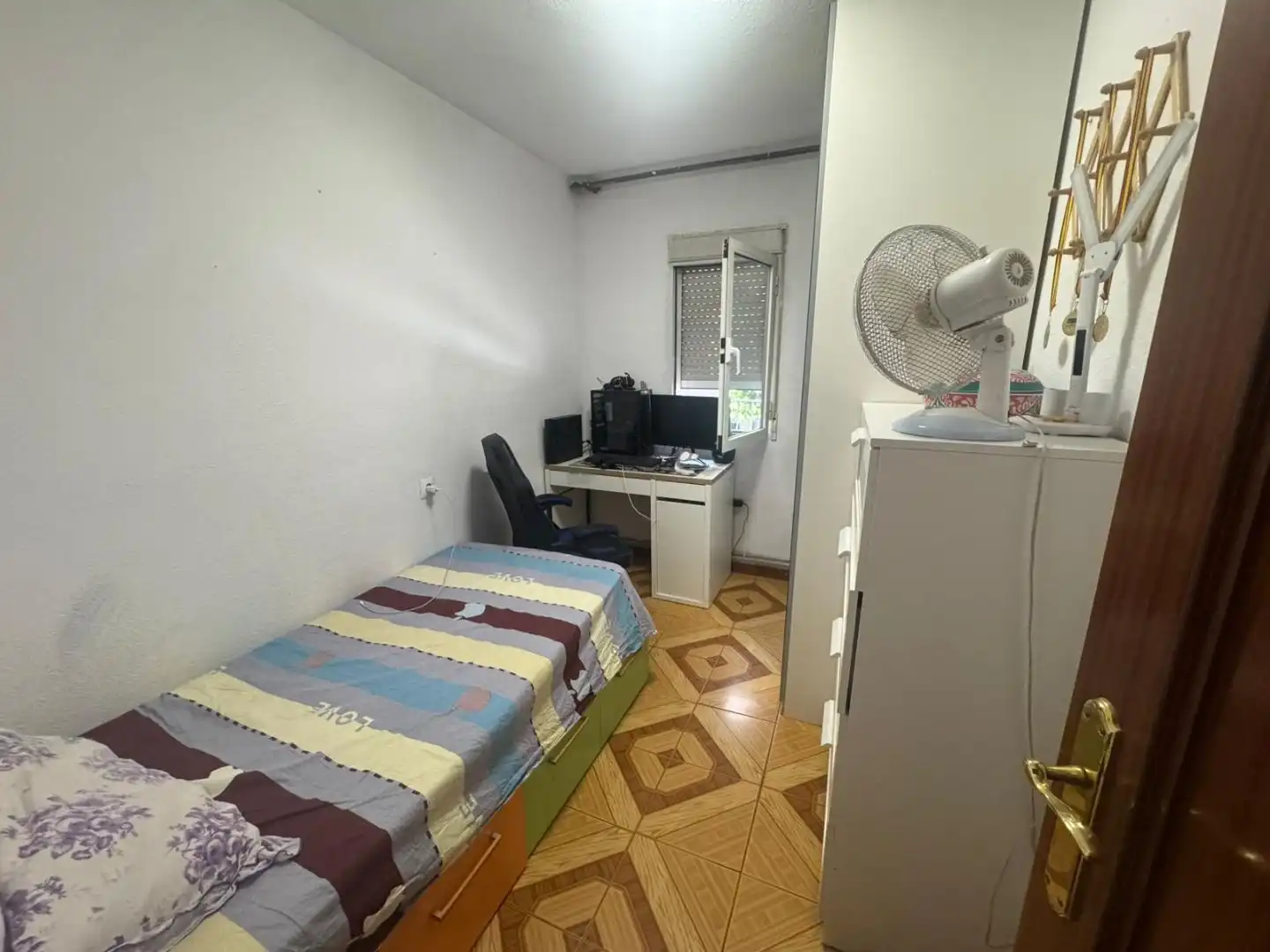 Bedroom of Flat for sale in Madrid  with Air Conditioner