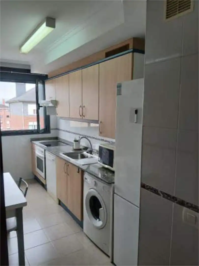 Cocina de Apartamento de alquiler en Oviedo  con Calefacción y Amueblado