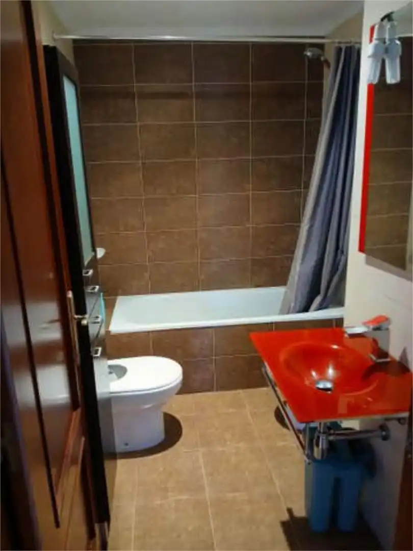 Baño de Apartamento de alquiler en Oviedo  con Calefacción y Amueblado
