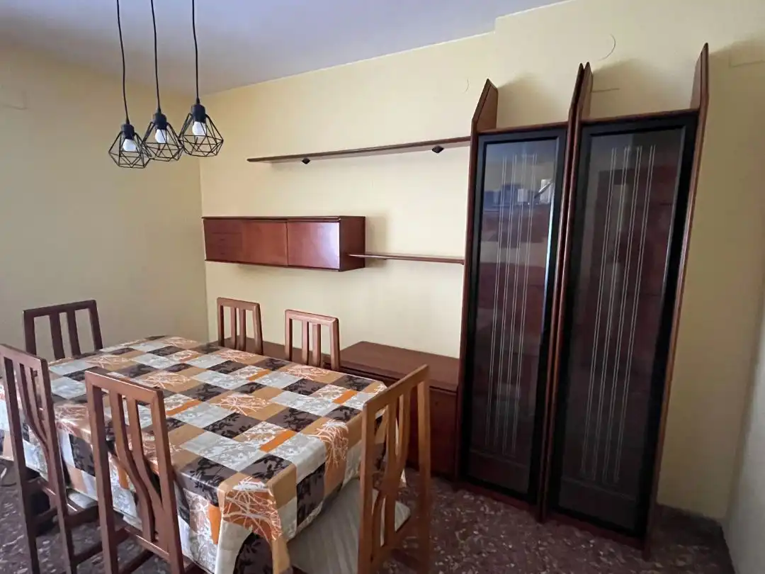 Room in Calle Ronda Mijares, 188, Ensanche - Parque del Oeste