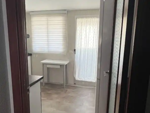 Room in Calle Ronda Mijares, 188, Ensanche - Parque del Oeste