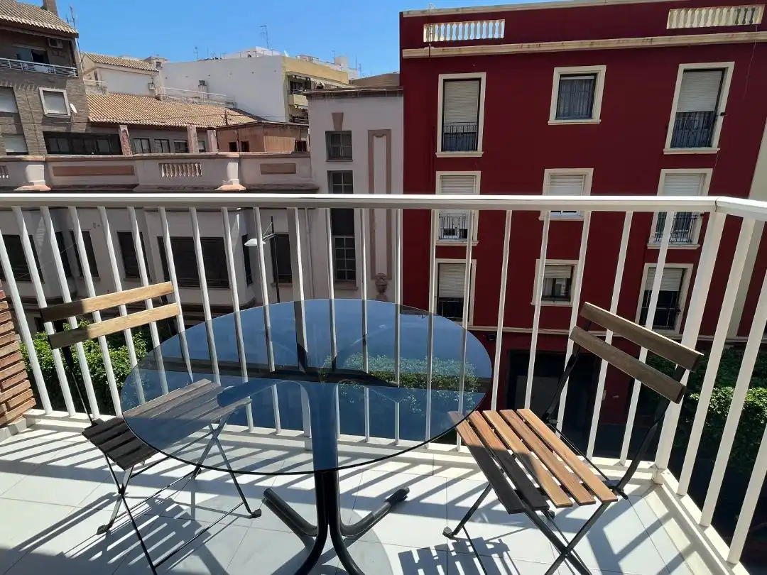 Room in Calle Ronda Mijares, 188, Ensanche - Parque del Oeste