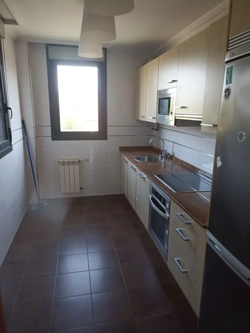 Küche von Wohnung zum Verkauf in Santander mit Heizung, Privatgarten und Parkett