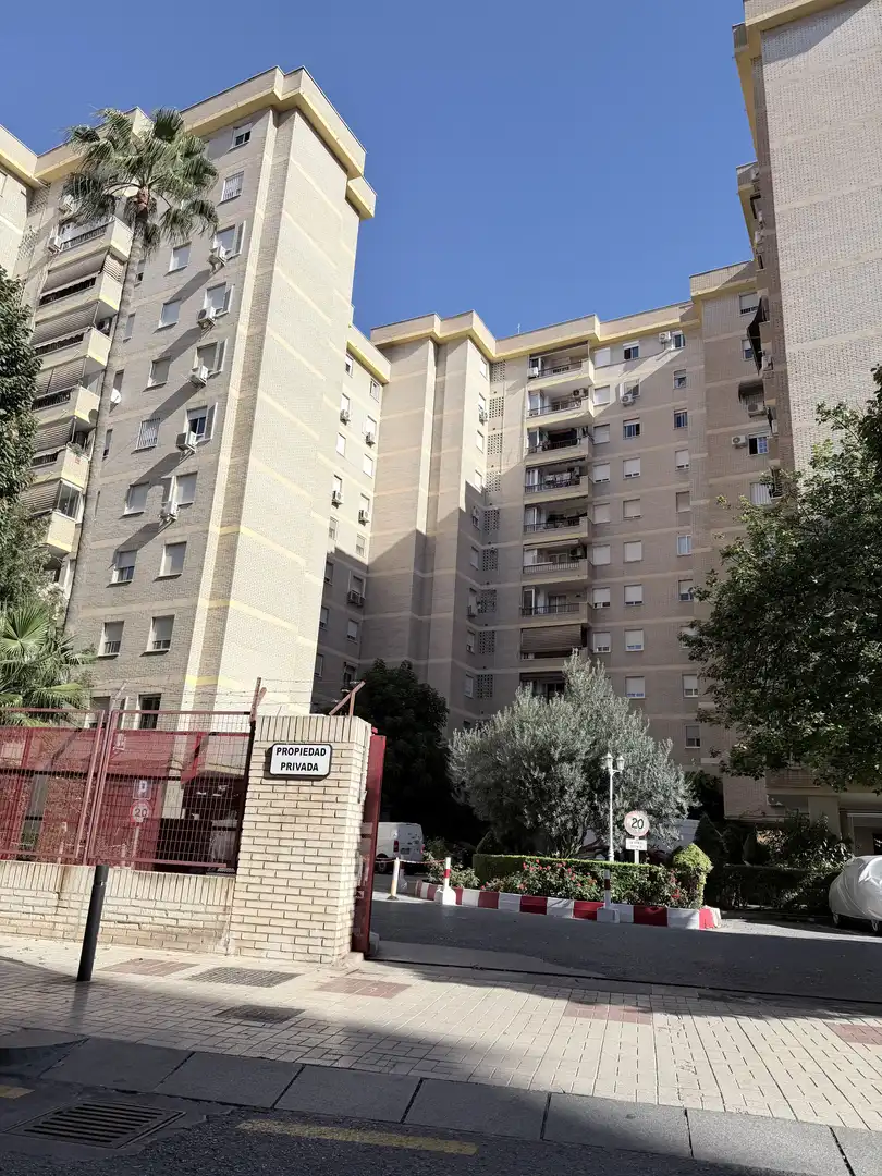 Vista exterior de Piso en venta en Málaga con Aire acondicionado, Parquet y Terraza