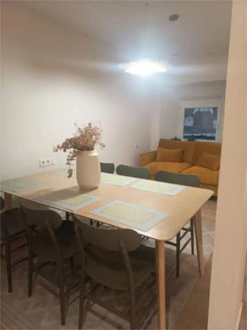 Esszimmer von Wohnung zur Miete in  Pamplona / Iruña mit Heizung