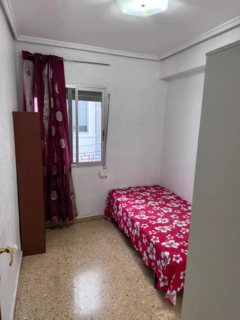 Piso de alquiler en Carrer del Parc de Natzaret, 56, Natzaret Habitación de Piso de alquiler en Valencia con Aire acondicionado, Calefacción y Trastero