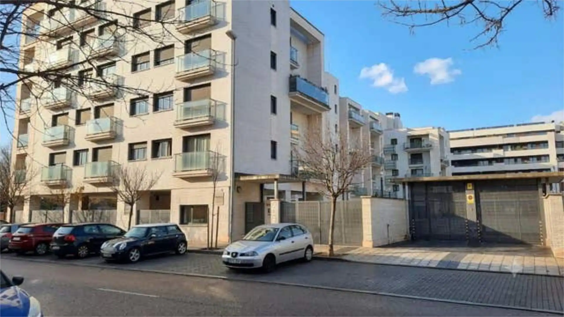 Piso de alquiler en Pinar del Jalón Vista exterior de Piso de alquiler en Valladolid con Calefacción, Jardín privado y Trastero