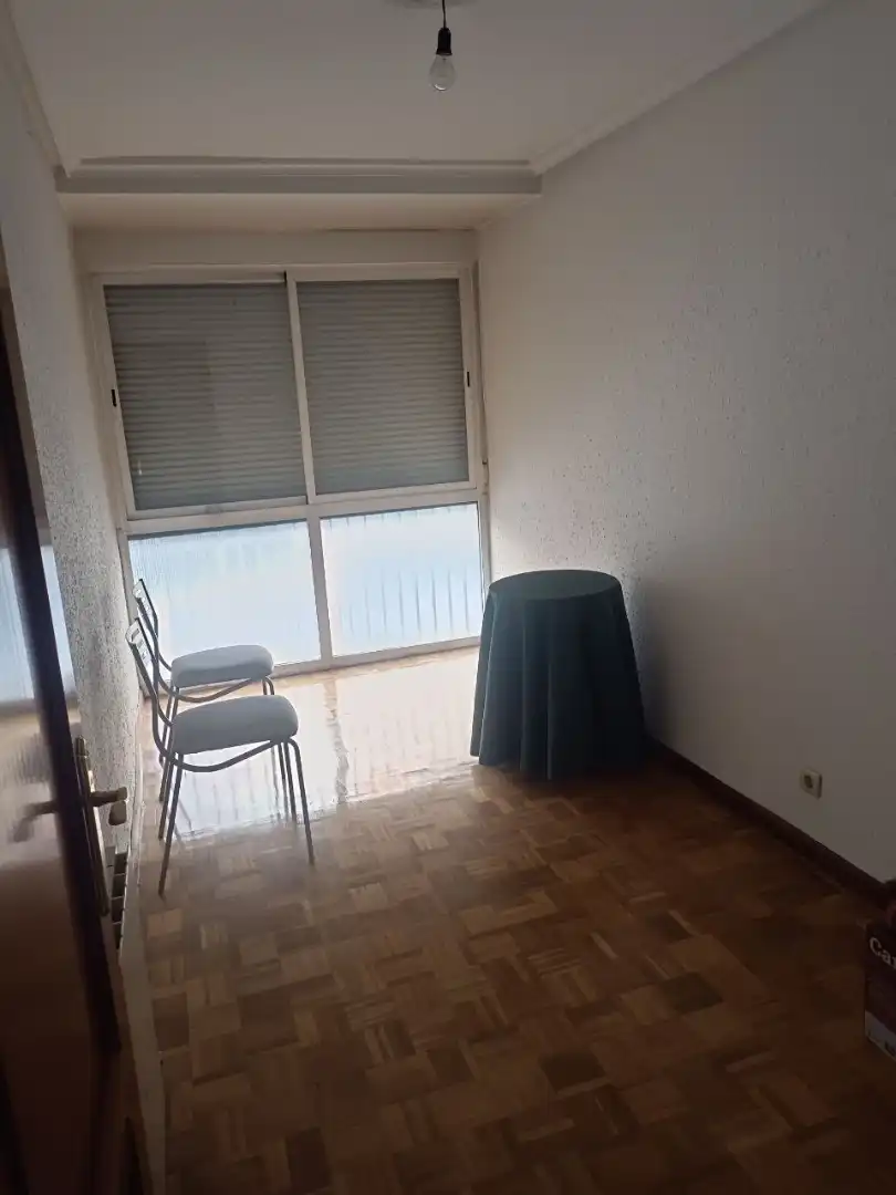 Piso en venta en Calle Francisco Pizarro, 1, Ave María Comedor de Piso en venta en Palencia con Calefacción, Parquet y Amueblado