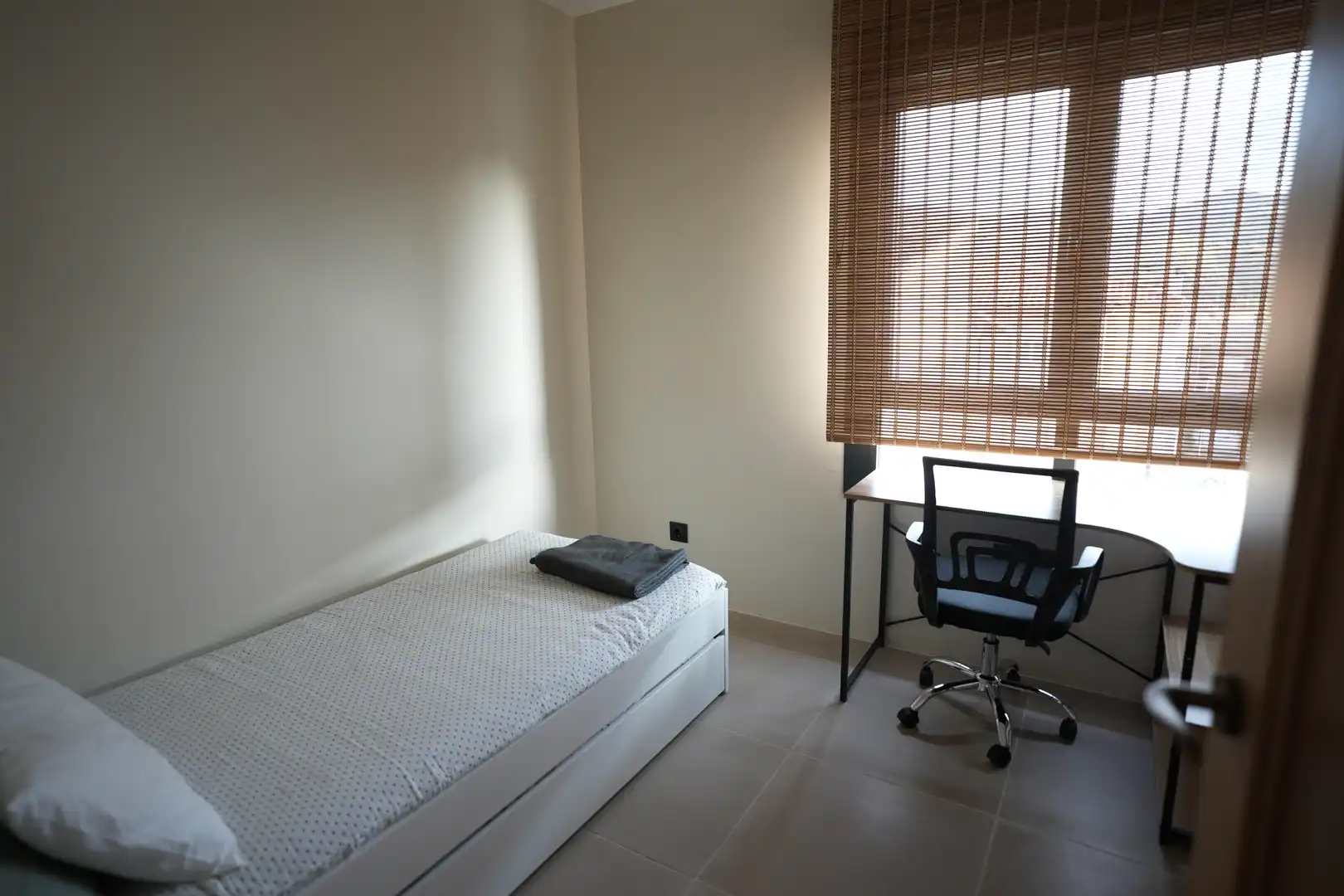 Habitación de Piso de alquiler en Cenes de la Vega con Aire acondicionado, Calefacción y Terraza