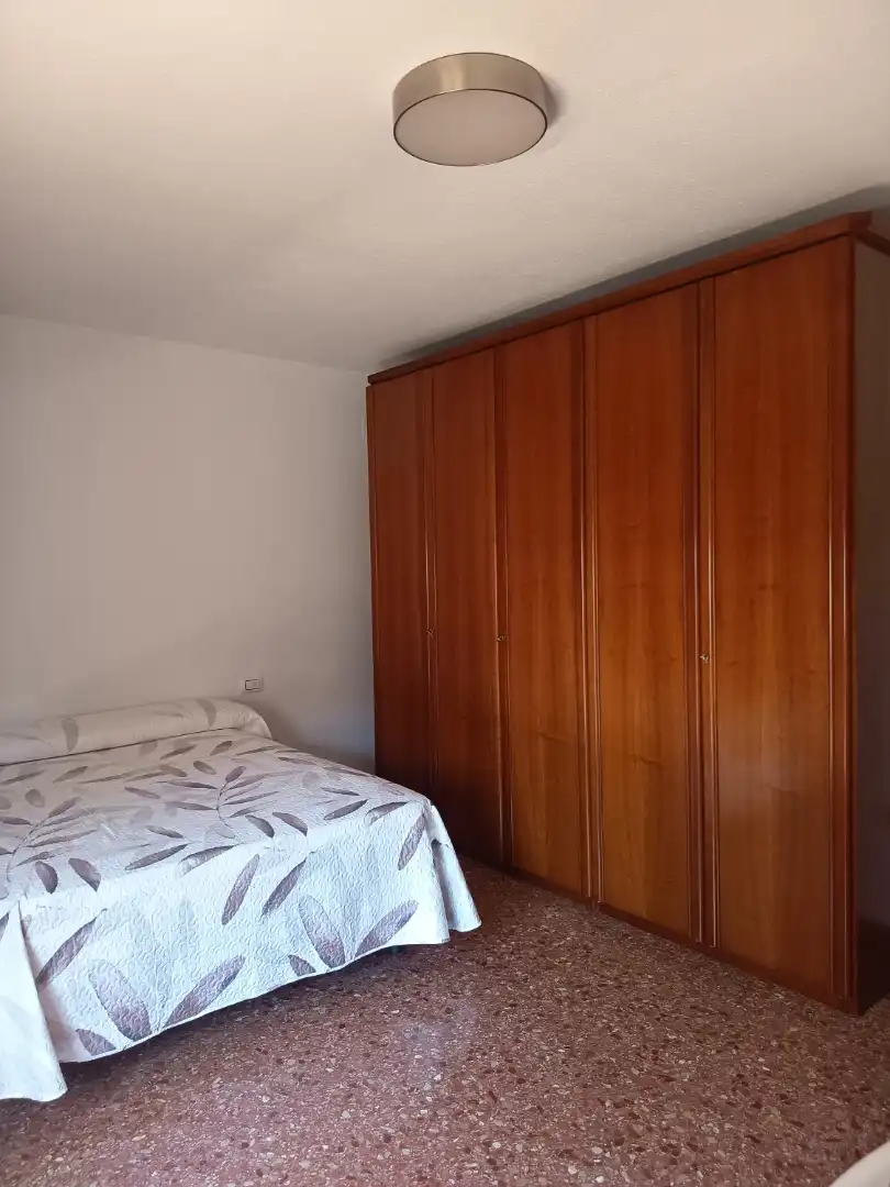 Dormitori de Pis per a compartir en Valencia amb Aire condicionat, Calefacció i Terrassa