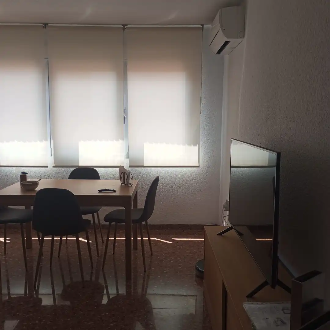Menjador de Pis per a compartir en Valencia amb Aire condicionat, Calefacció i Terrassa