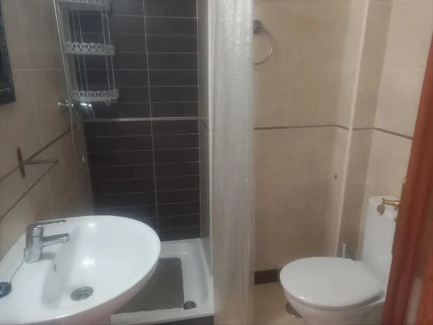 Flat for rent in Alcolea Bathroom of Flat for rent in Córdoba