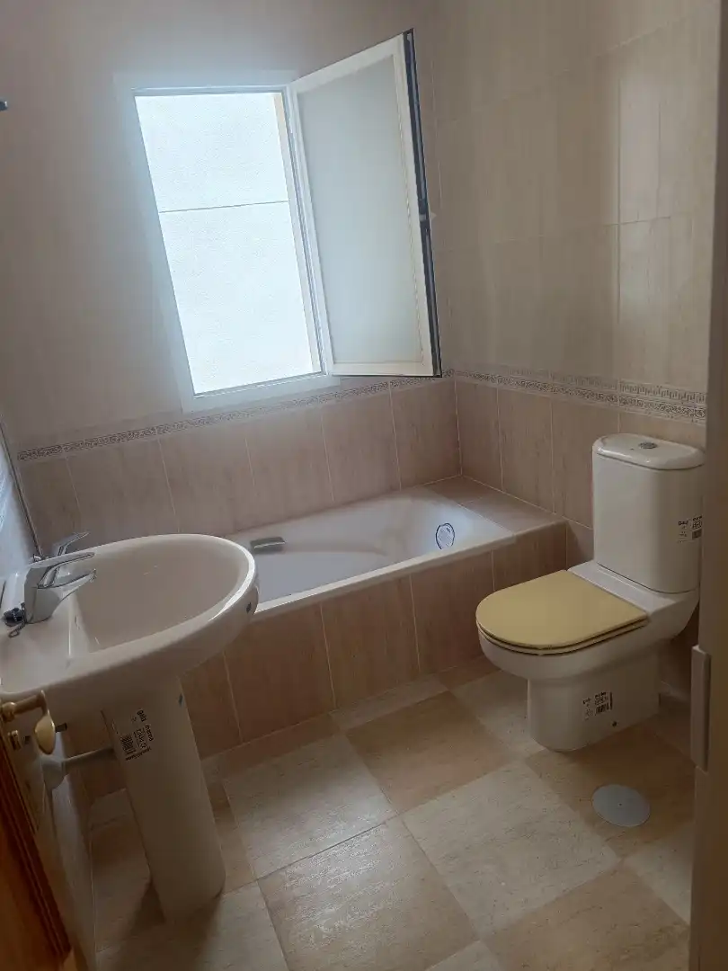 Piso en venta en Calle Albuñol, 23, Puebla de Vícar Baño de Piso en venta en Vícar con Piscina