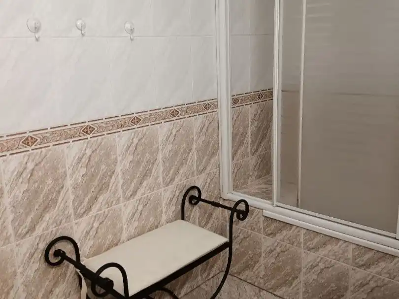 Bany de Pis en venda en  Almería Capital amb Aire condicionat