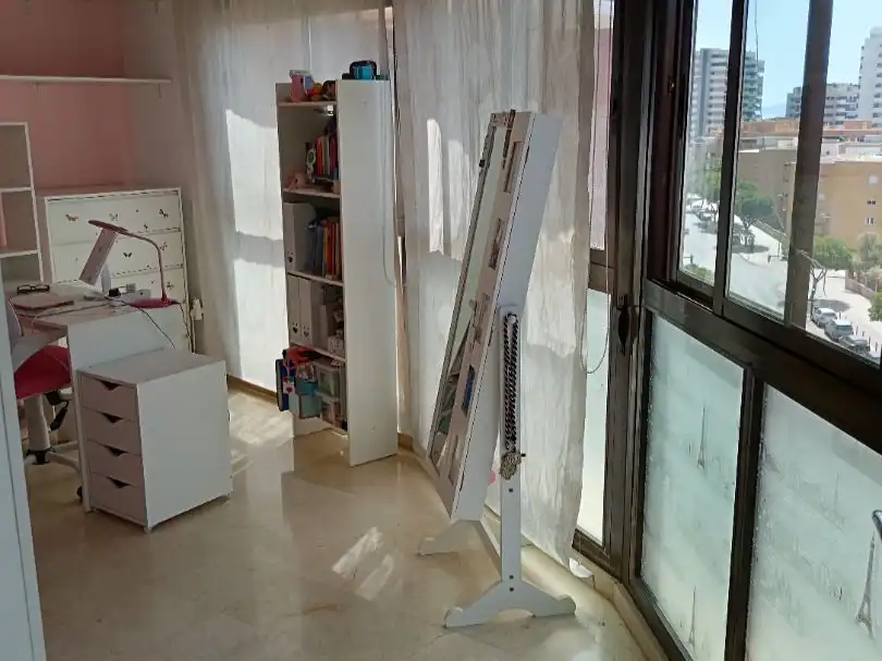 Dormitori de Pis en venda en  Almería Capital amb Aire condicionat