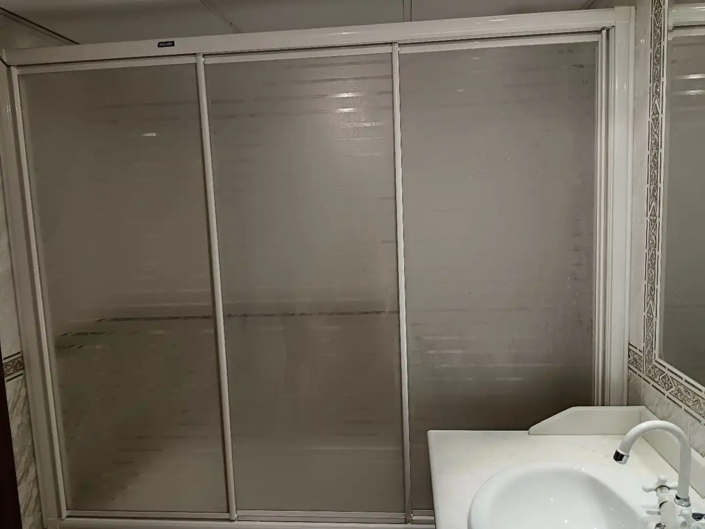 Bany de Pis en venda en  Almería Capital amb Aire condicionat
