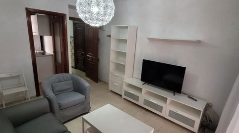 Flat for rent in Avenida Doctor Fedriani, 28, El Torrejón - El Cerezo, Sevilla Capital - image 3 Photo 3 of Flat for rent in Avenida Doctor Fedriani, 28, El Torrejón - El Cerezo, Sevilla Capital