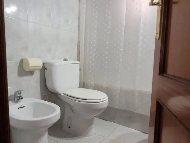 Bathroom of Flat for rent in Sevilla  with Terrace and Furnished