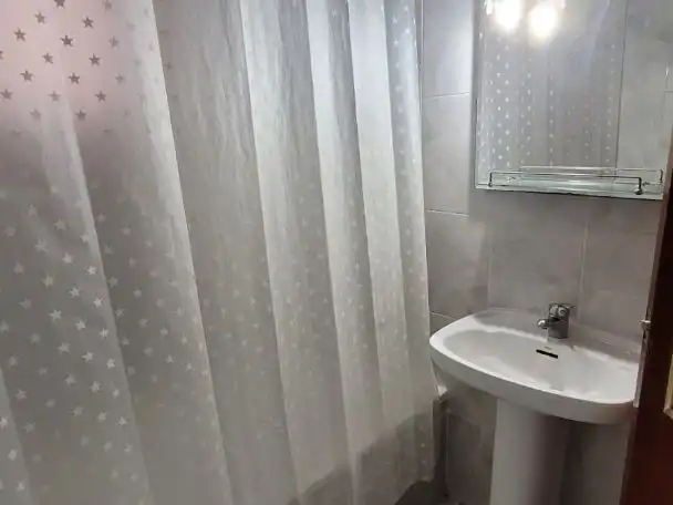 Bathroom of Flat for rent in Sevilla  with Terrace and Furnished