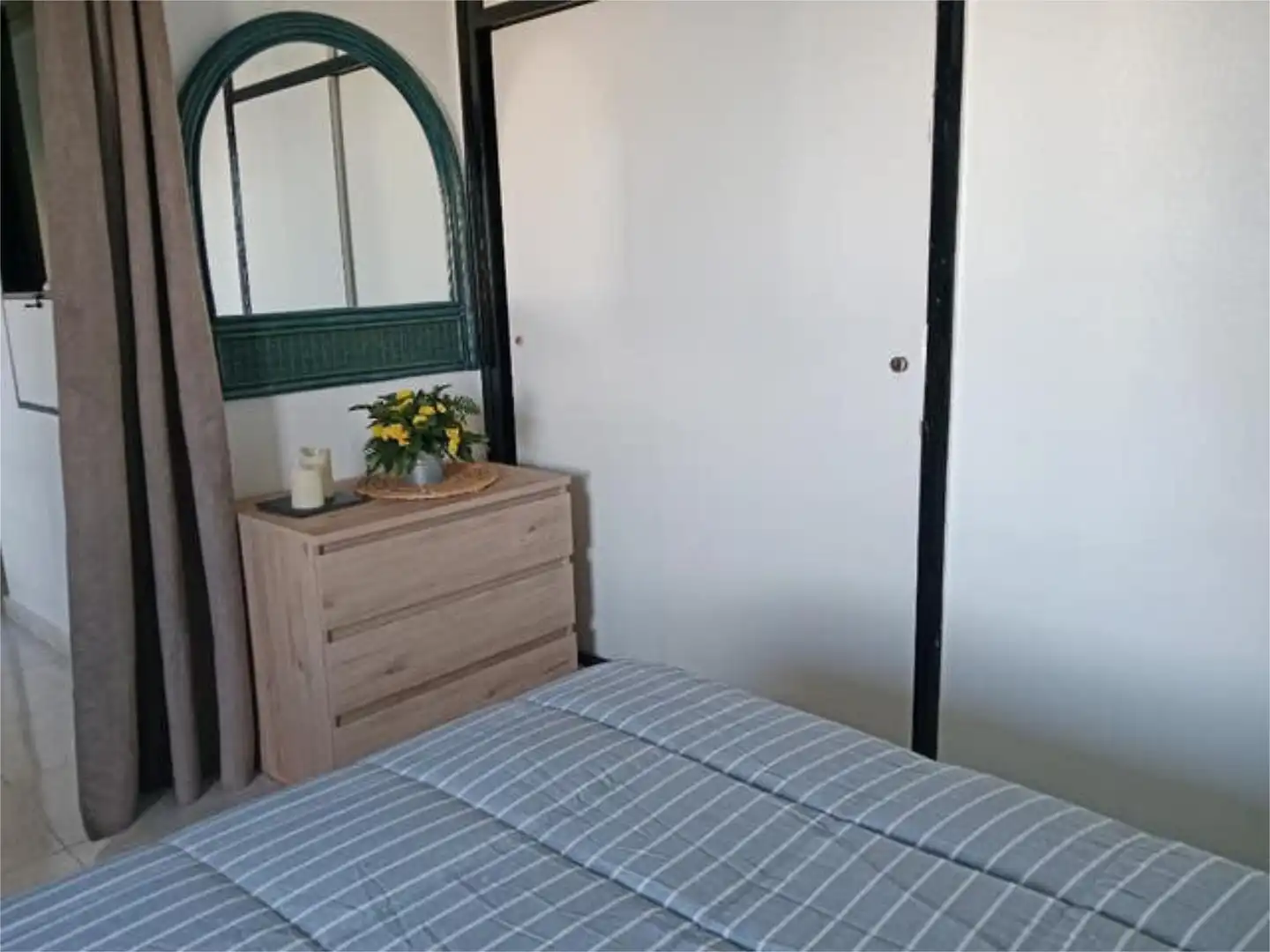 Apartament de lloguer a La Carihuela - Los Nidos Dormitori de Apartament de lloguer en Torremolinos amb Moblat