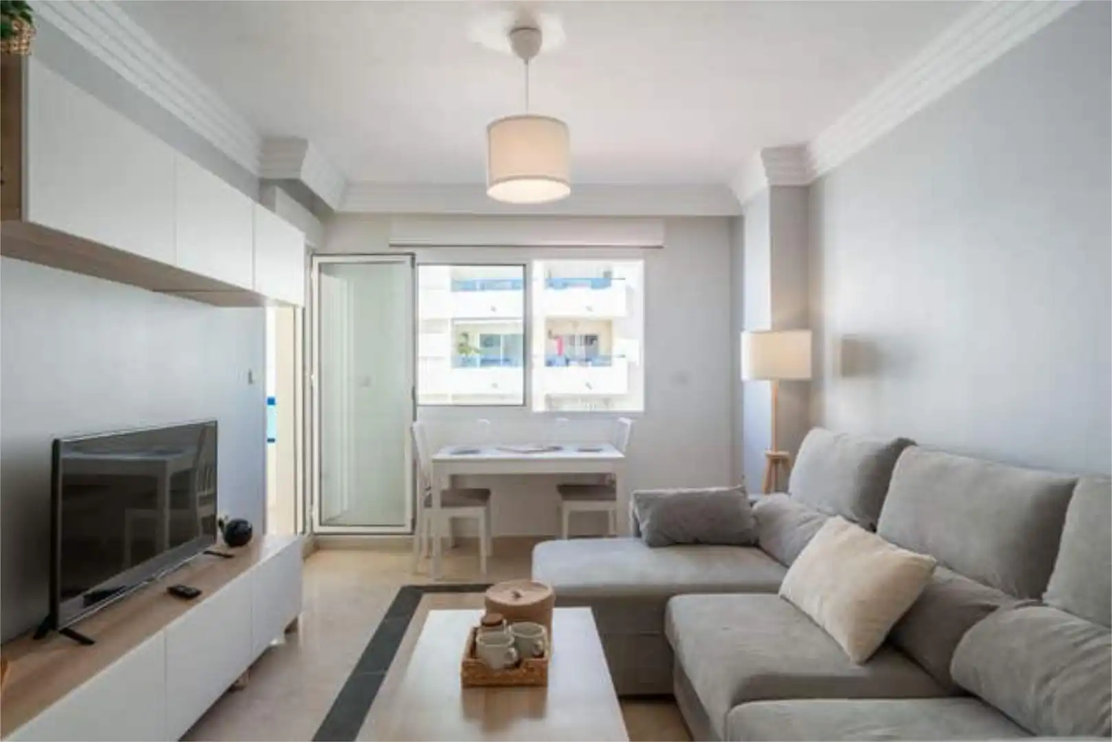 Sala de estar de Apartamento de alquiler en Marbella con Calefacción, Terraza y Piscina