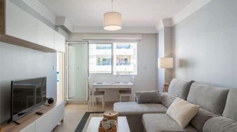 Foto 2 de Apartamento de alquiler en Playa Bajadilla - Puertos, Marbella