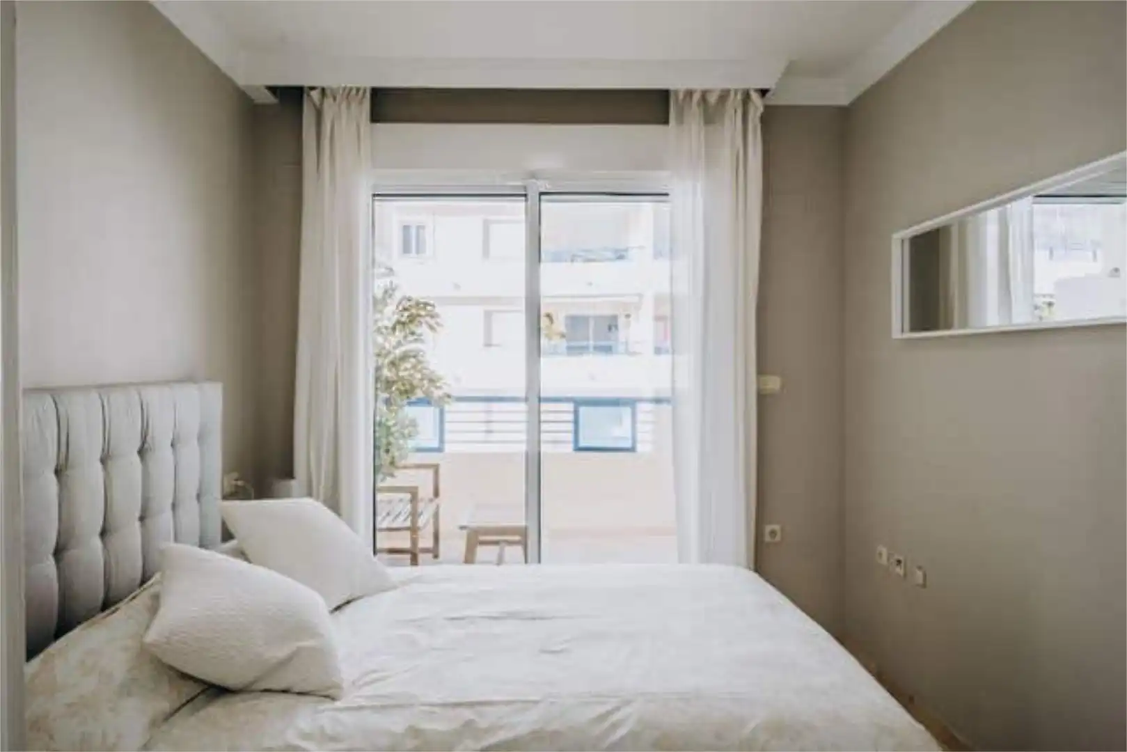 Habitación de Apartamento de alquiler en Marbella con Calefacción, Terraza y Piscina