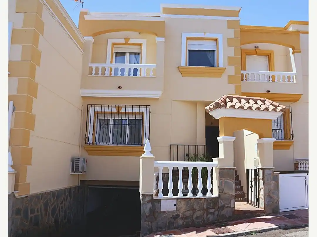 Vista exterior de Dúplex en venta en Benahadux con Aire acondicionado, Calefacción y Terraza
