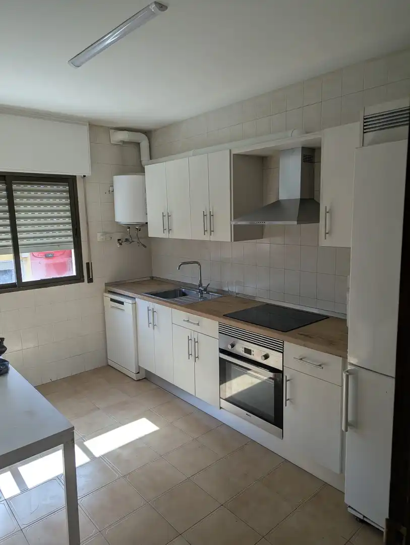 Detached homes for rent in Calle Puerto Carrales, Navalmoral de la Mata Kitchen of Detached homes for rent in Navalmoral de la Mata with Air Conditioner, Heating and Parquet flooring