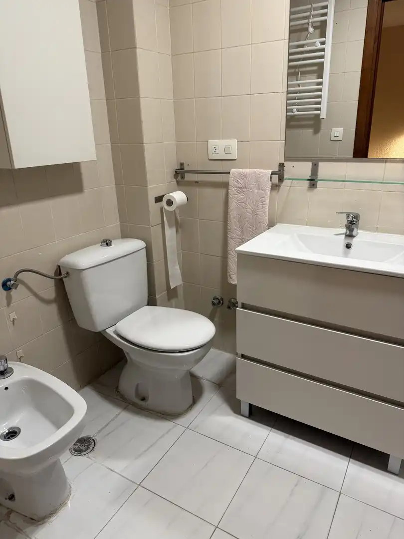 Detached homes for rent in Calle Puerto Carrales, Navalmoral de la Mata Bathroom of Detached homes for rent in Navalmoral de la Mata with Air Conditioner, Heating and Parquet flooring