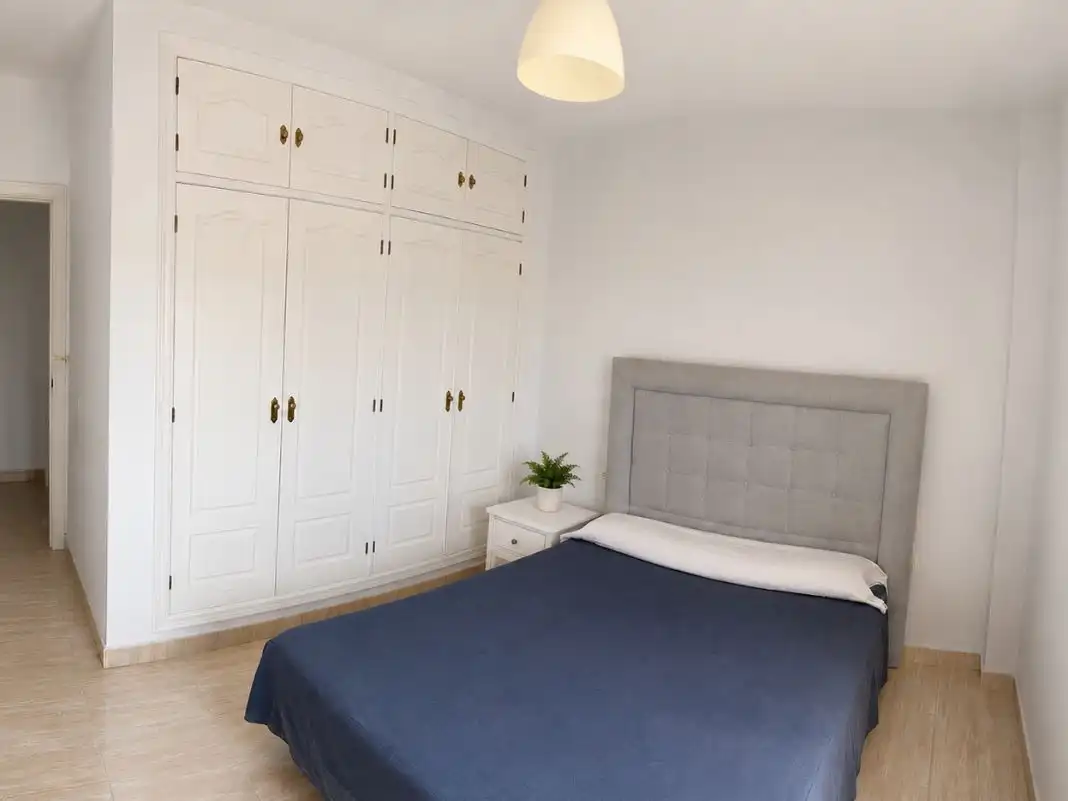 Apartament en venda a Avenida de la Paz, 3, San Luis de Sabinillas Dormitori de Apartament en venda en Manilva amb Terrassa i Piscina