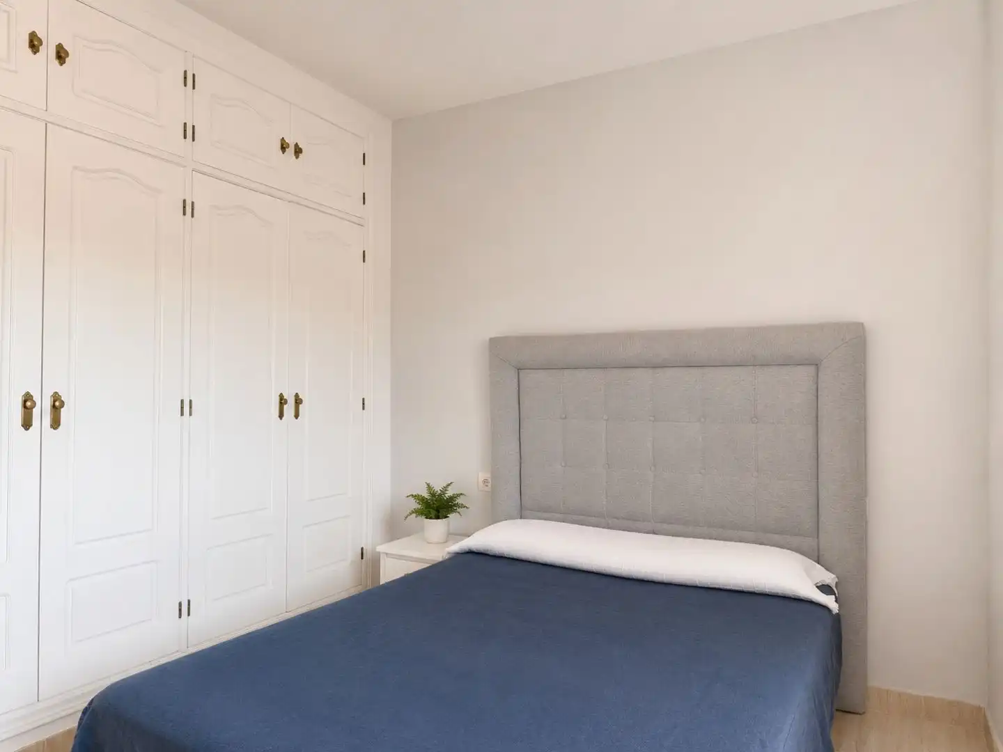 Apartament en venda a Avenida de la Paz, 3, San Luis de Sabinillas Dormitori de Apartament en venda en Manilva amb Terrassa i Piscina