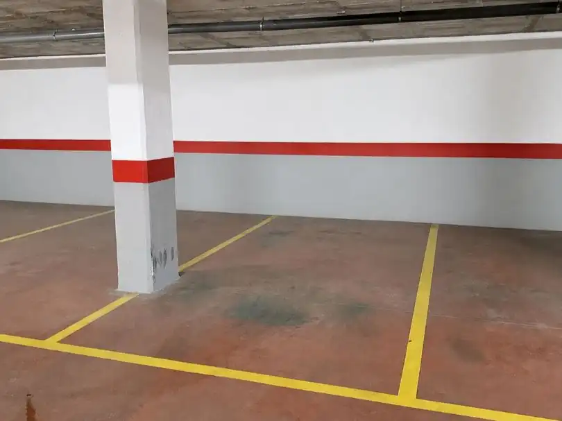 Apartament en venda a Avenida de la Paz, 3, San Luis de Sabinillas Aparcament de Apartament en venda en Manilva amb Terrassa i Piscina