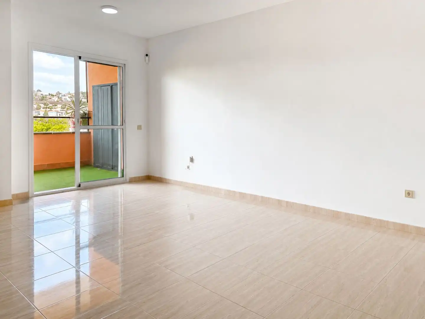 Apartament en venda a Avenida de la Paz, 3, San Luis de Sabinillas Terrassa de Apartament en venda en Manilva amb Terrassa i Piscina