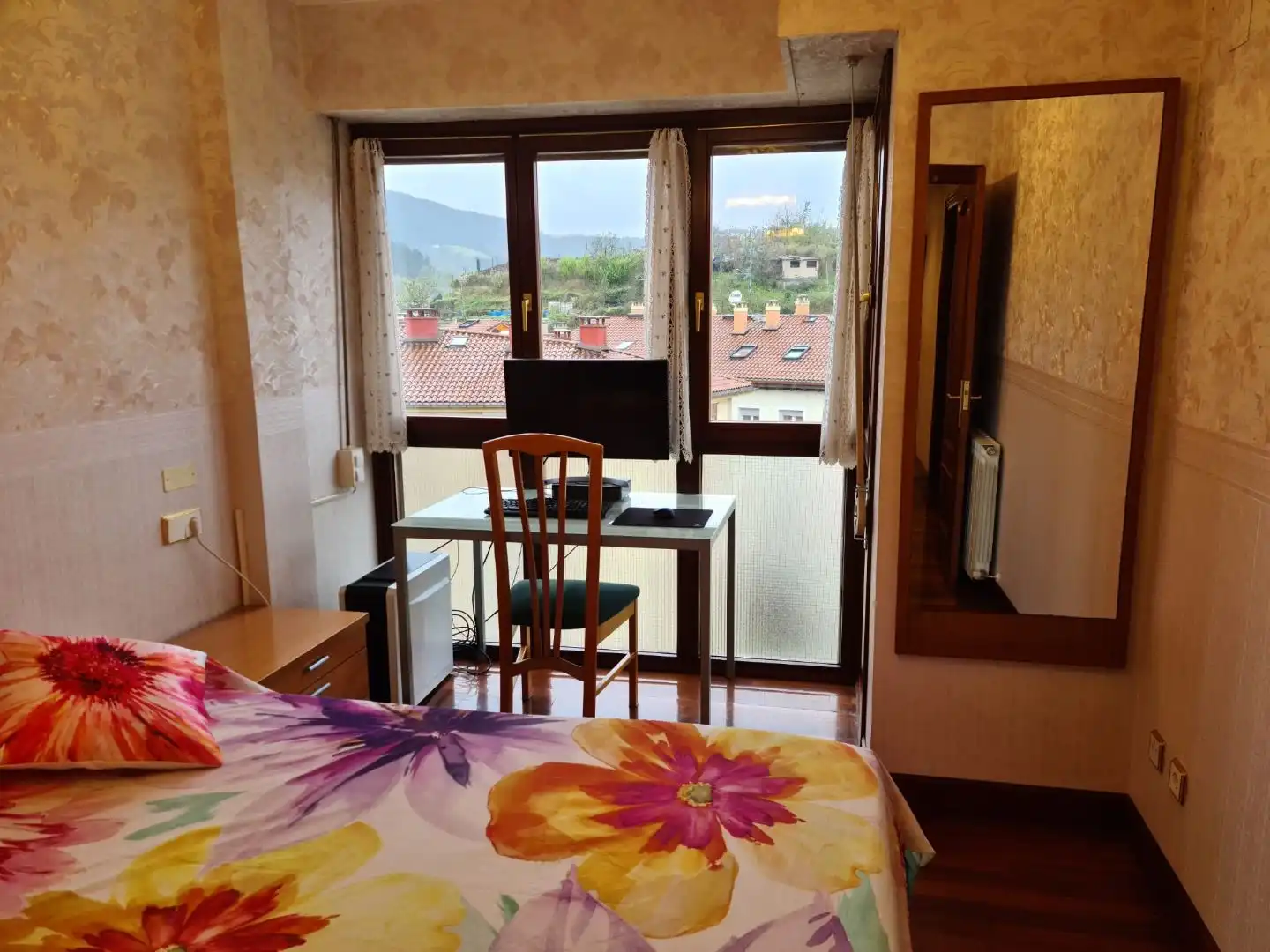 Schlafzimmer von Wohnung zur Miete in Oñati mit Heizung, Möbliert und Balkon