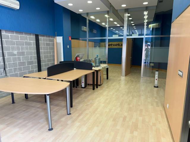 Local comercial en Alquiler en Berezi Nagusia Kalea, 43 en San Miguel