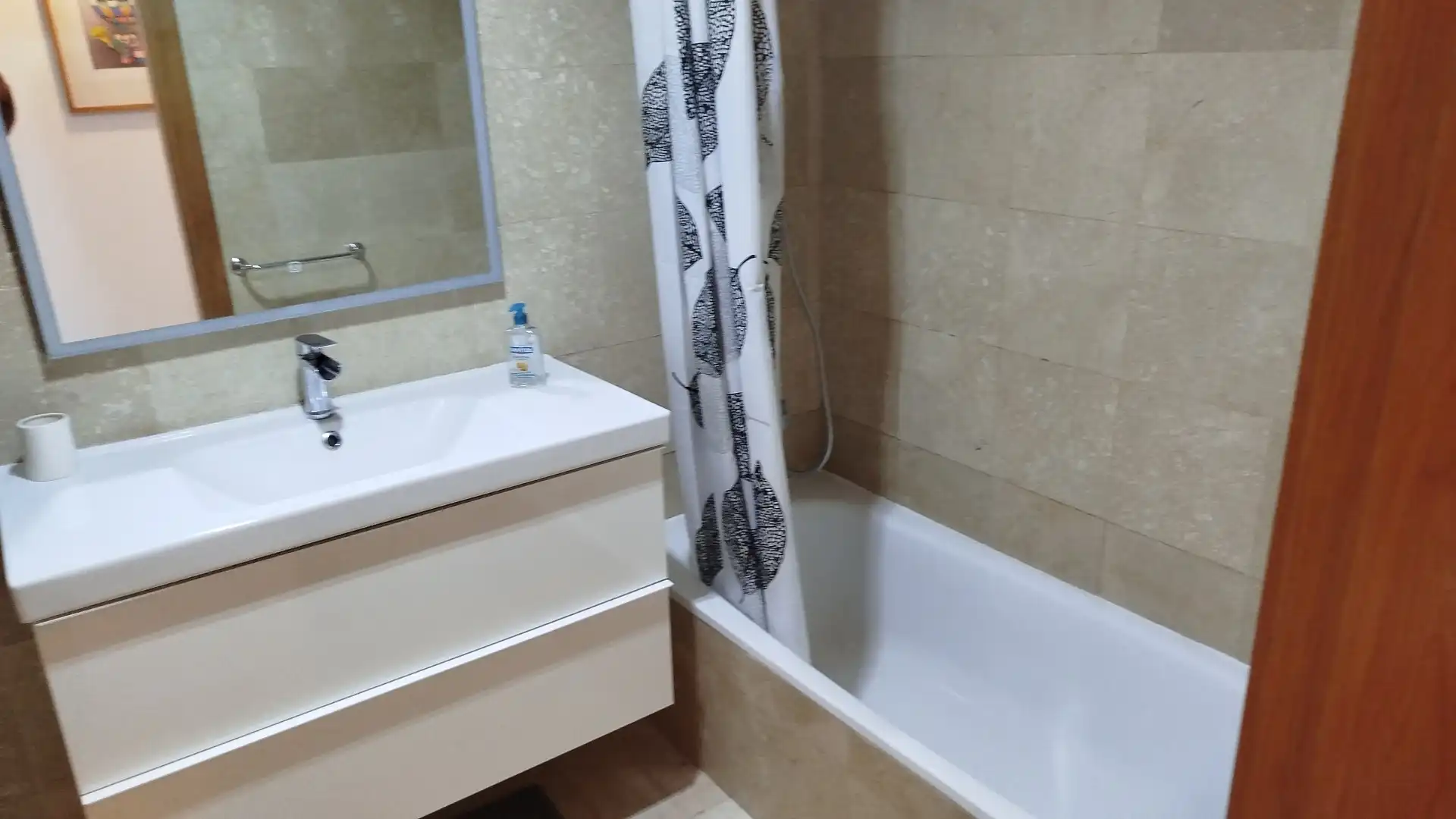 Bany de Pis de lloguer en Las Palmas de Gran Canaria amb Terrassa, Moblat i Forn