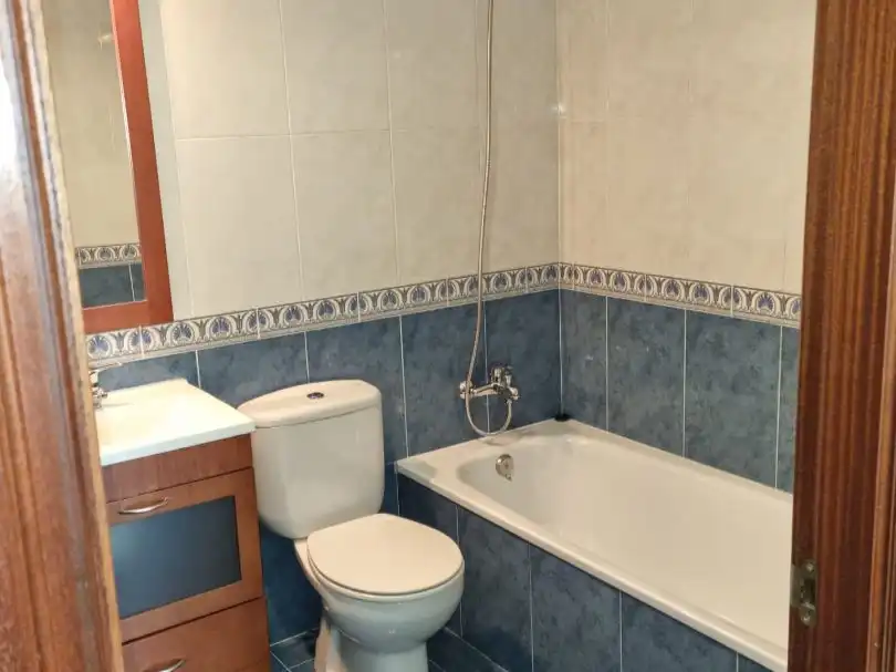 Bany de Pis en venda en Villaviciosa amb Calefacció, Jardí privat i Traster