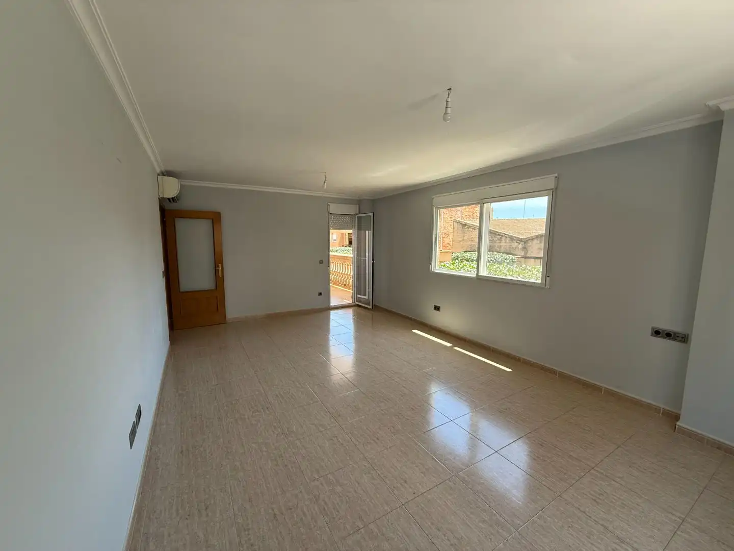 Flat for sale in Alcàsser Living room of Flat for sale in Alcàsser with Air Conditioner, Terrace and Balcony