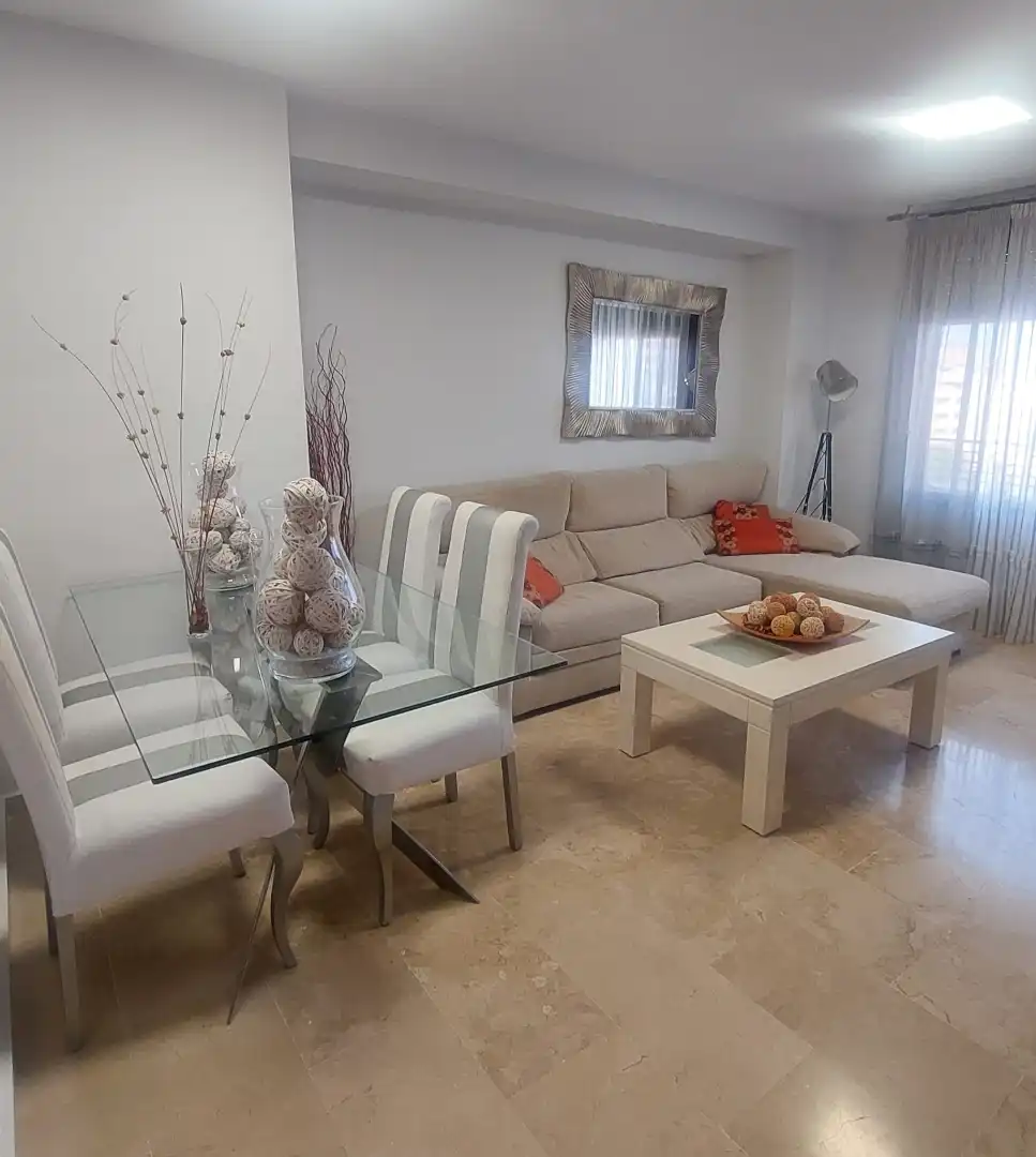Sala d'estar de Pis de lloguer en Ceuta amb Moblat, Forn i Rentadora