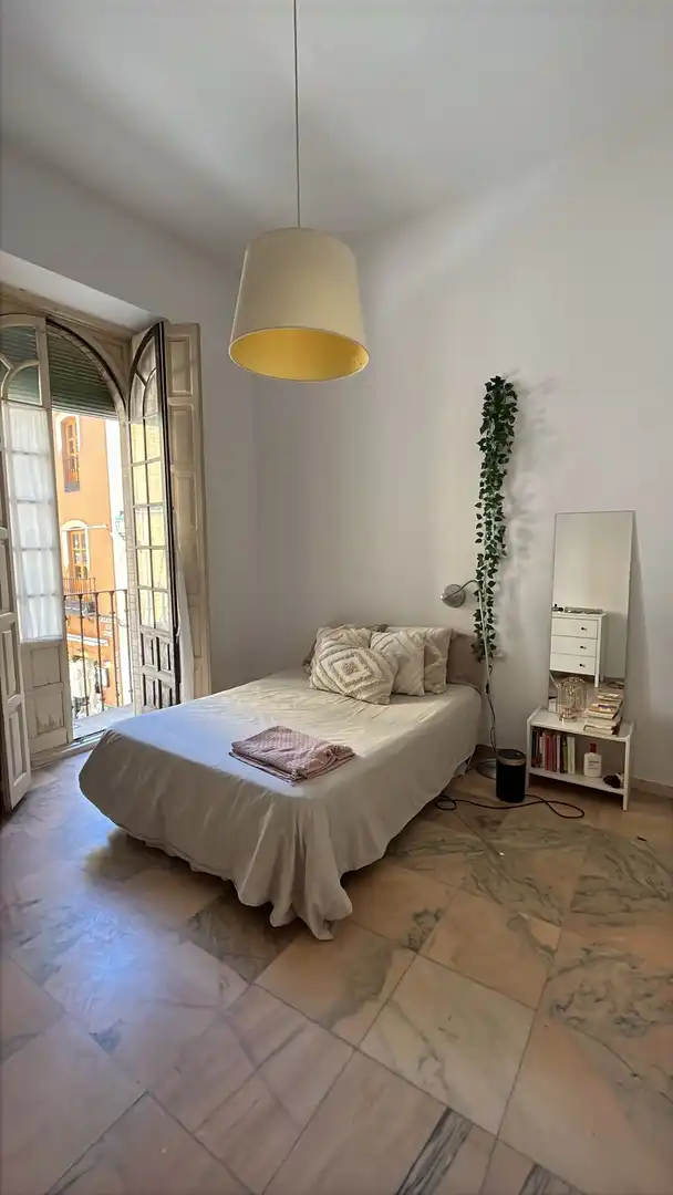 Wohnung zur Miete in Calle Mateos Gago, 24, Alfalfa - Santa Cruz Schlafzimmer von Wohnung zur Miete in Sevilla mit Möbliert und Balkon