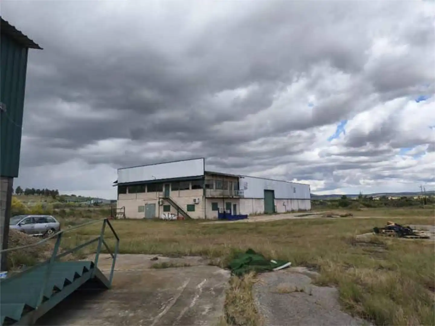 Vista exterior de Nau industrial de lloguer en Galisteo