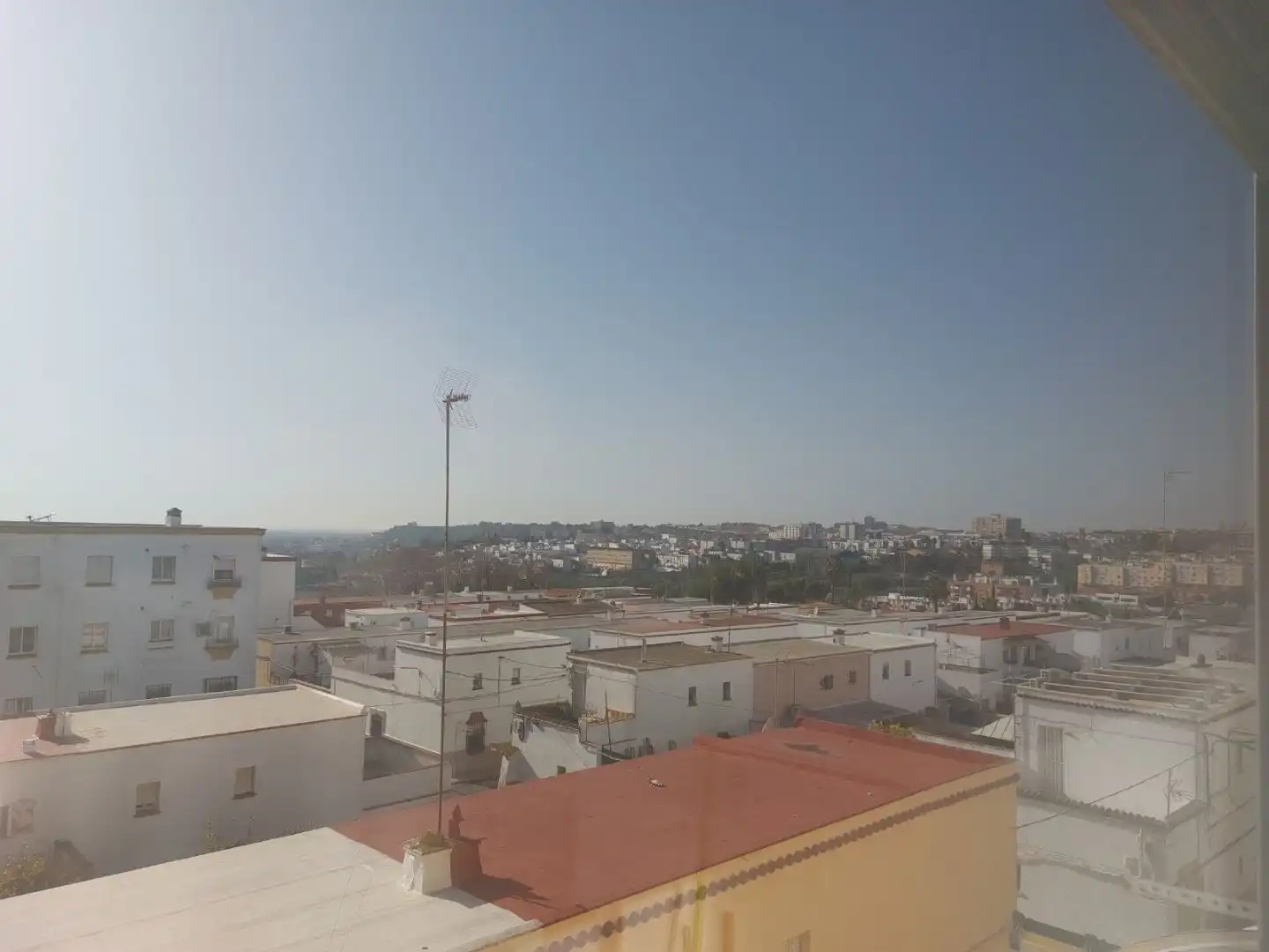 Piso en venta en Calle Manises, 8, Barrio Bajo Vista exterior de Piso en venta en San Juan de Aznalfarache con Amueblado y Balcón