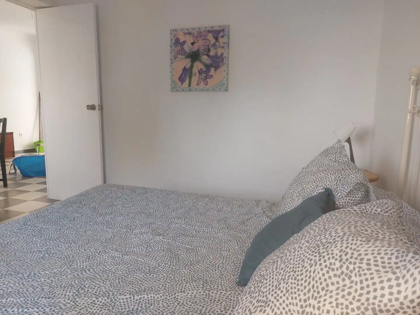 Piso en venta en Calle Manises, 8, Barrio Bajo Habitación de Piso en venta en San Juan de Aznalfarache con Amueblado y Balcón