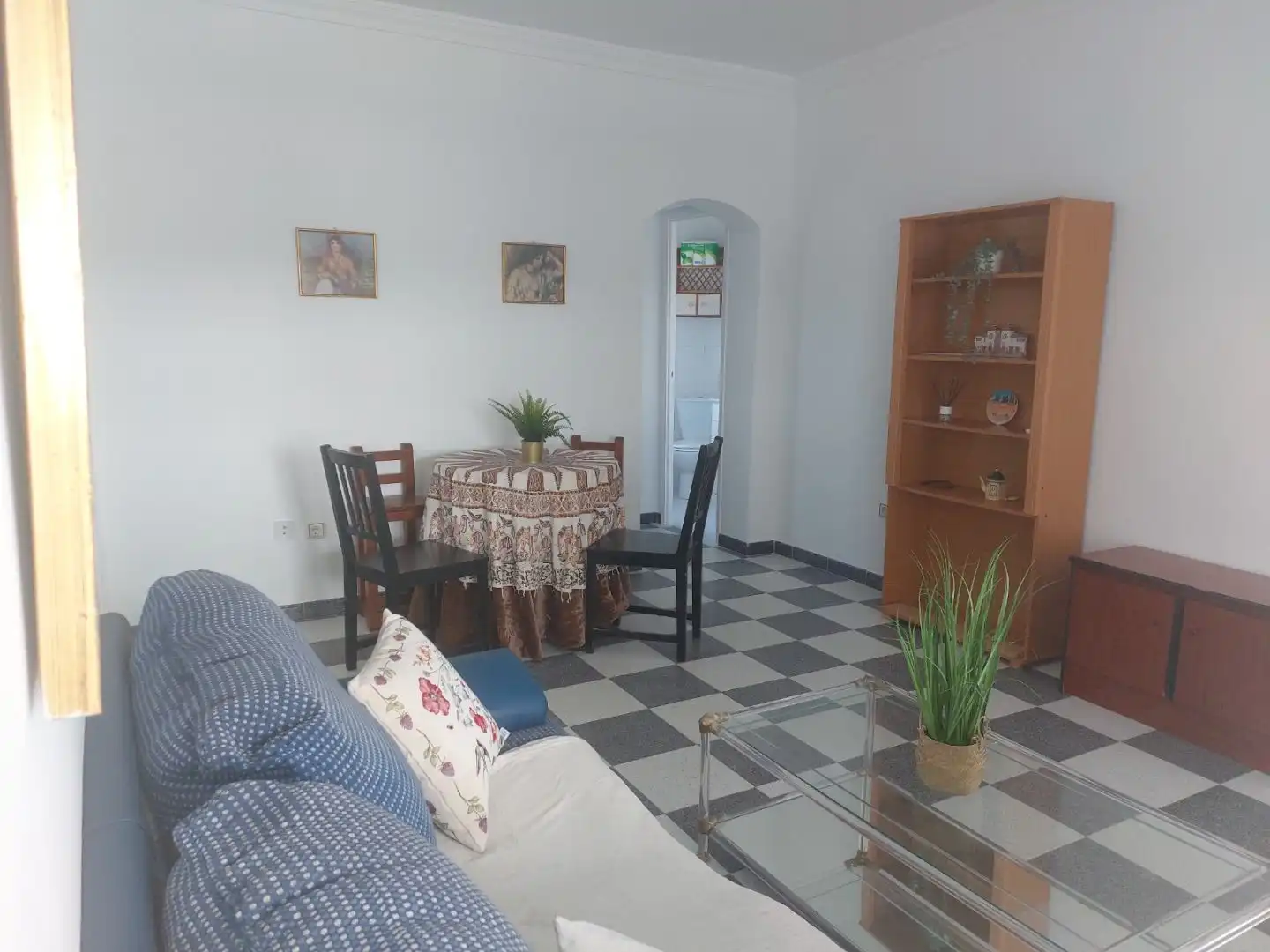 Piso en venta en Calle Manises, 8, Barrio Bajo Sala de estar de Piso en venta en San Juan de Aznalfarache con Amueblado y Balcón