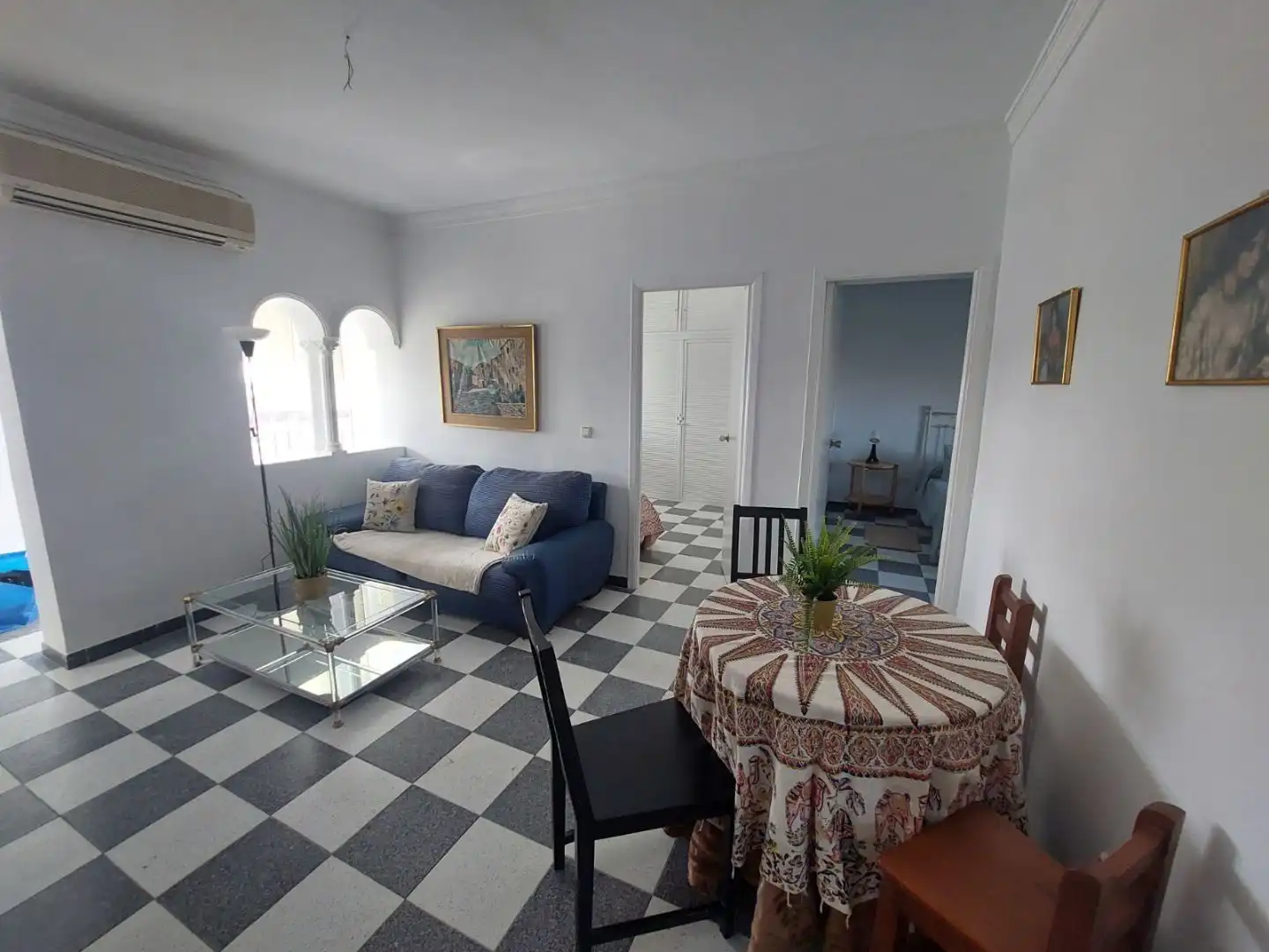 Piso en venta en Calle Manises, 8, Barrio Bajo Sala de estar de Piso en venta en San Juan de Aznalfarache con Amueblado y Balcón